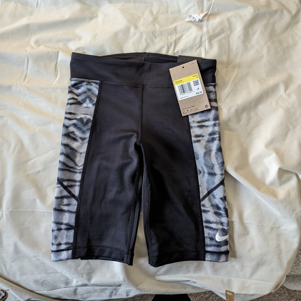 Nike Womens Trophy Tie-Dye Training Bike Shorts (Black) Size Small, NWT